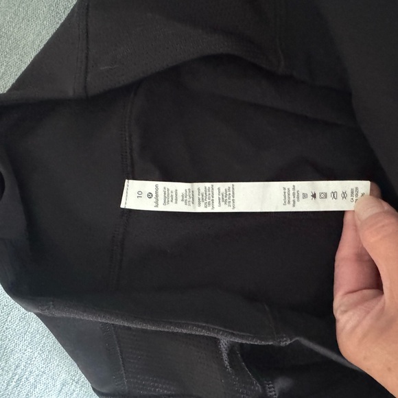 Lululemon Black High-Waisted Mesh Leggings 10, 28” - Picture 6 of 6